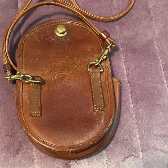 Vintage Coach mini Brown Leather Crossbody Bag - Picture 6 of 9